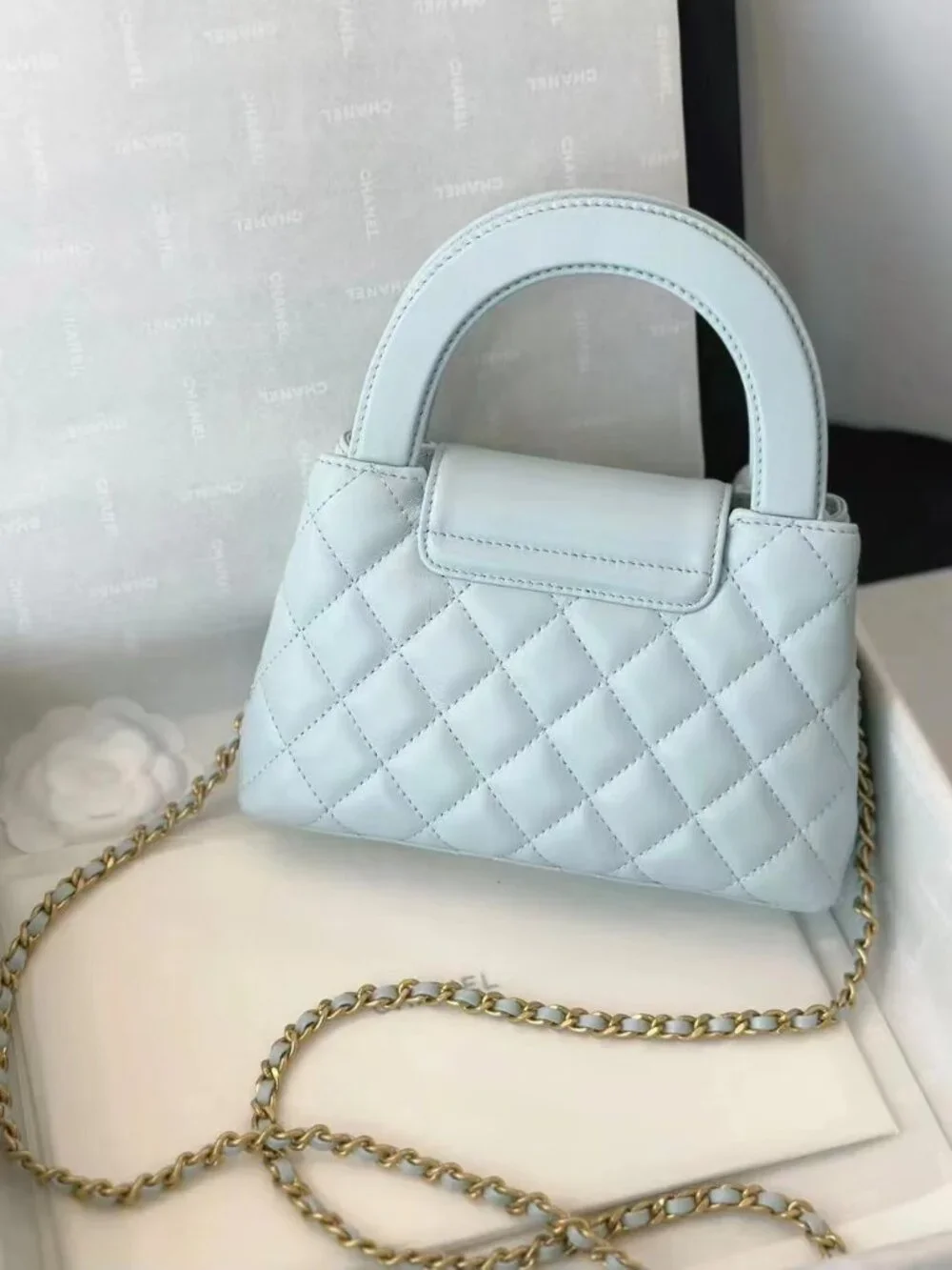 Classic CHANEL bag: A Stylish and Versatile Choice for Elegance